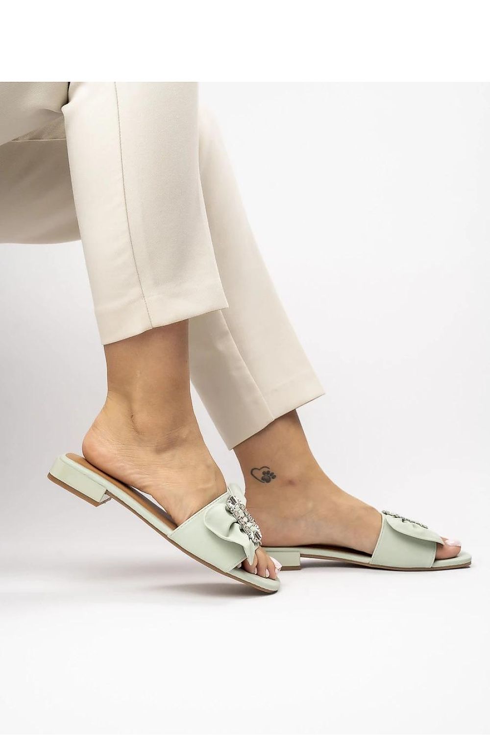 Clacquettes model 212980 Inello