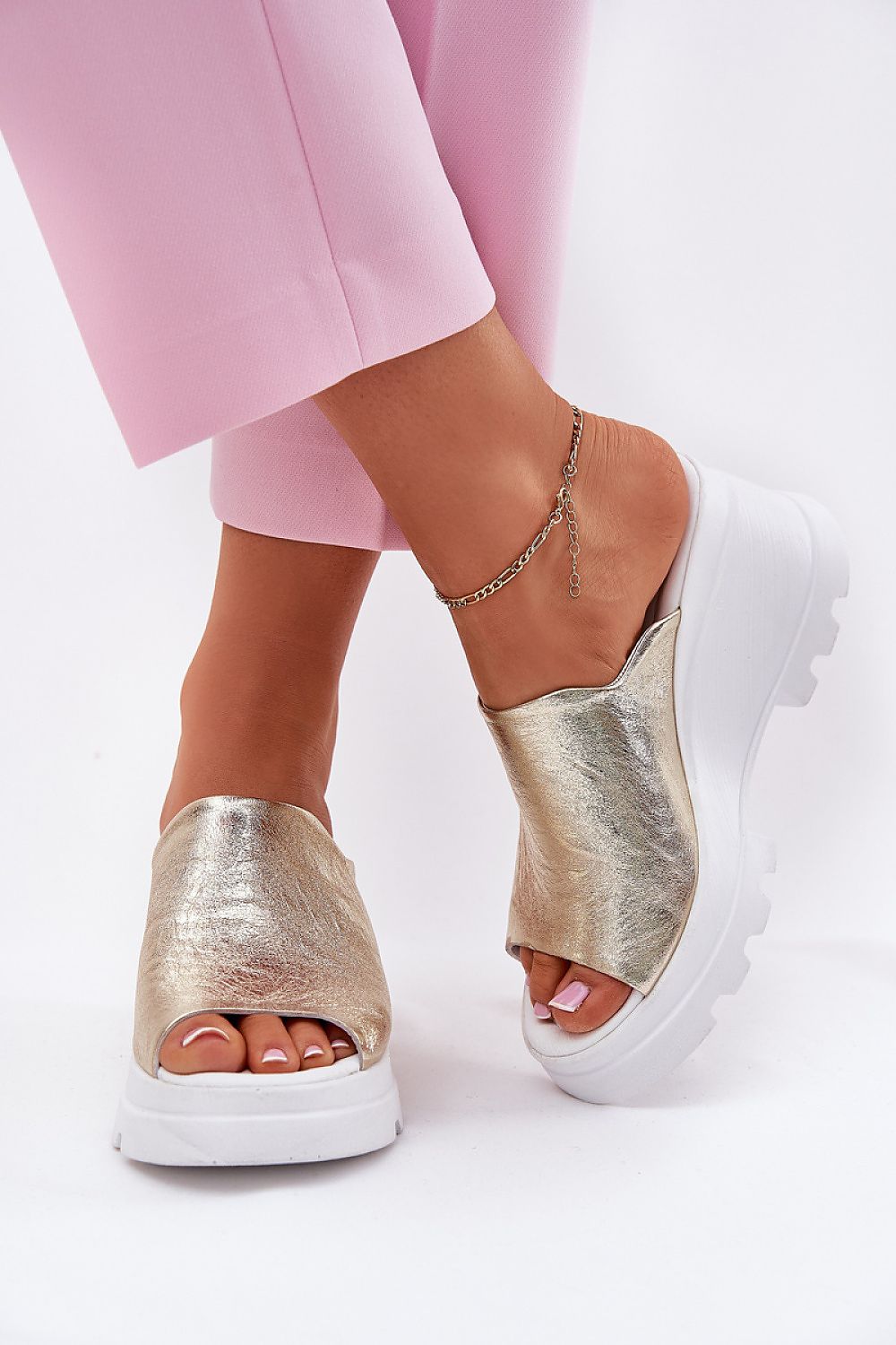 Clacquettes model 213034 Step in style