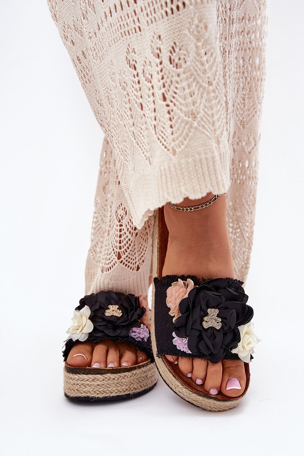 Clacquettes model 213946 Step in style