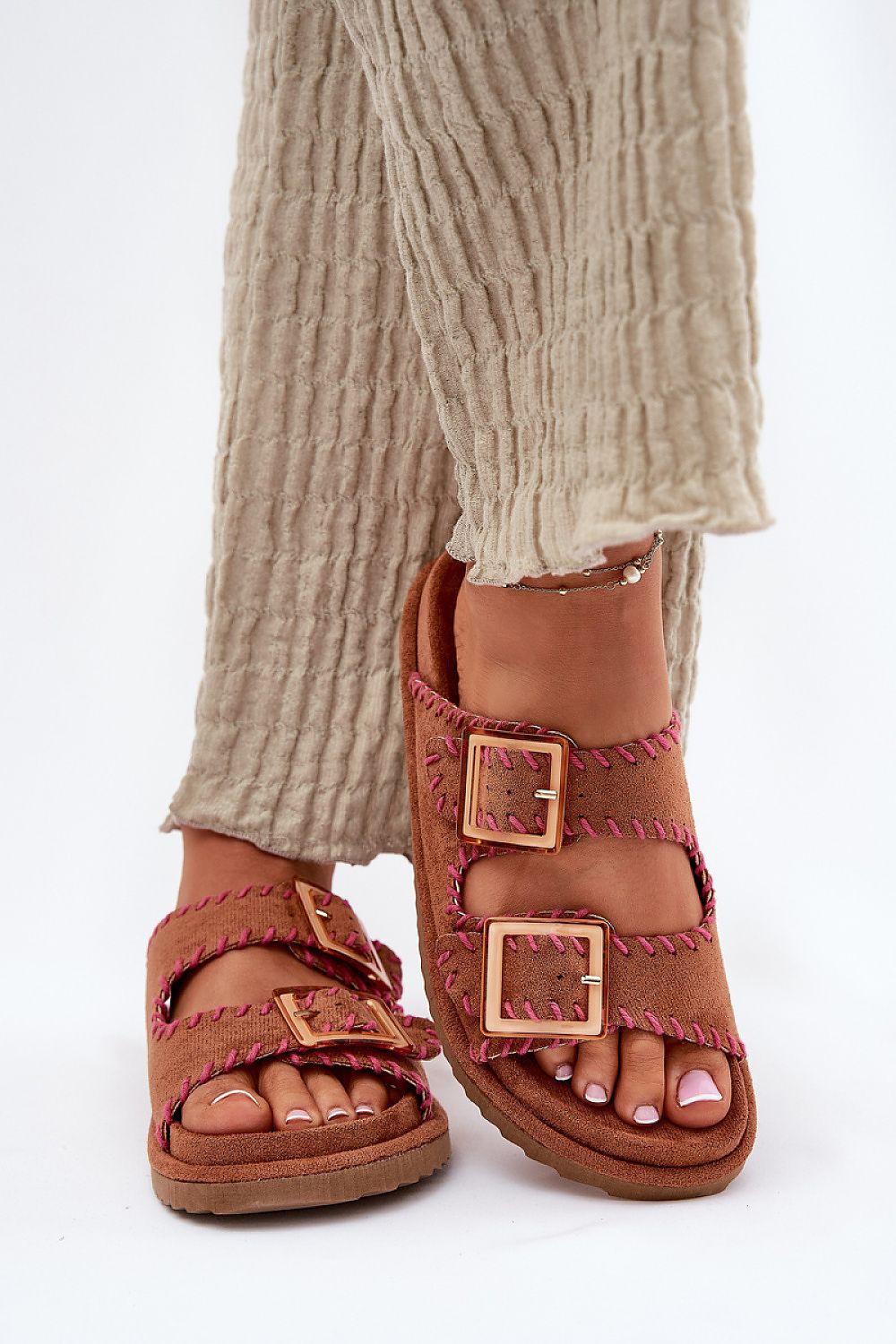 Clacquettes model 213957 Step in style