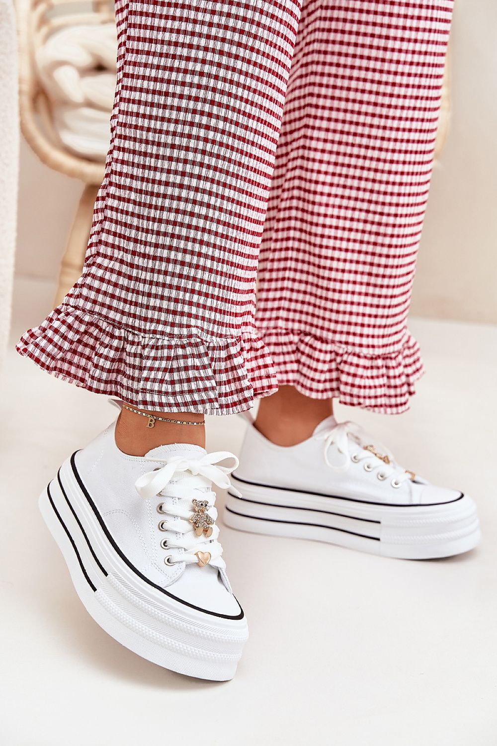 Baskets model 214396 Step in style