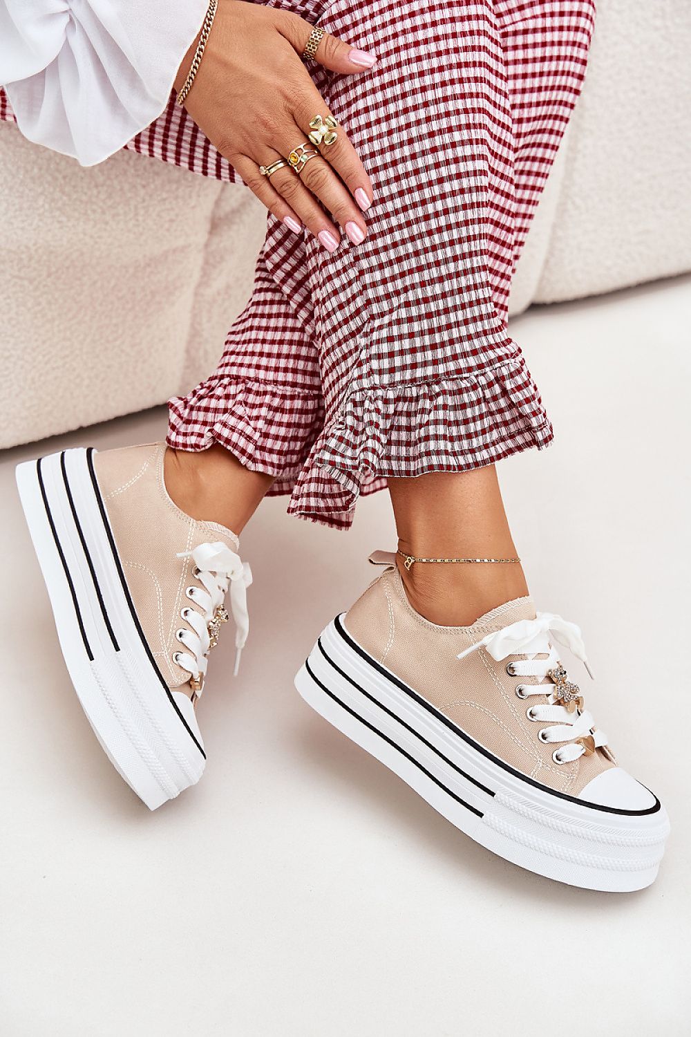 Baskets model 214398 Step in style