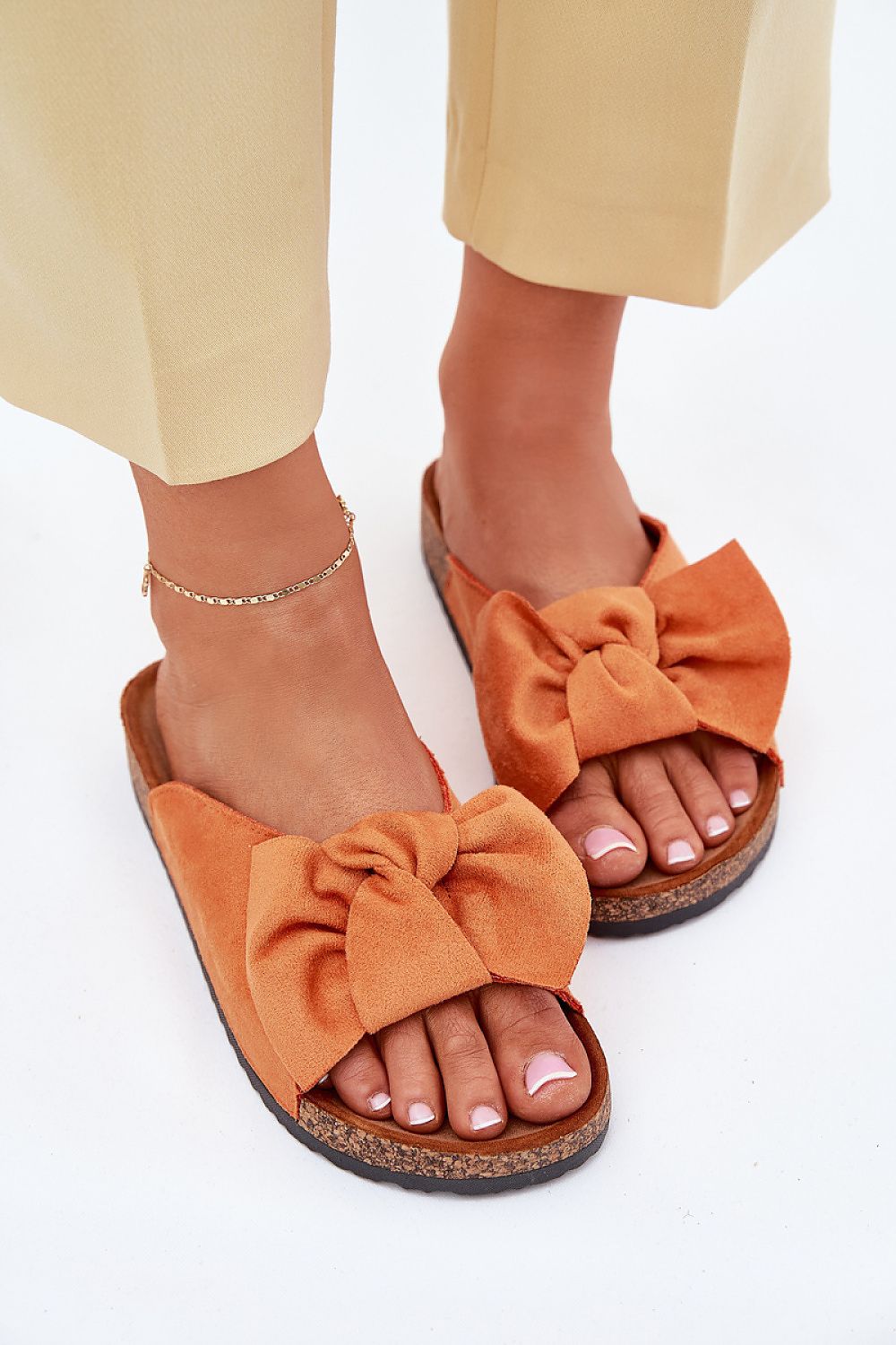 Clacquettes model 214493 Step in style