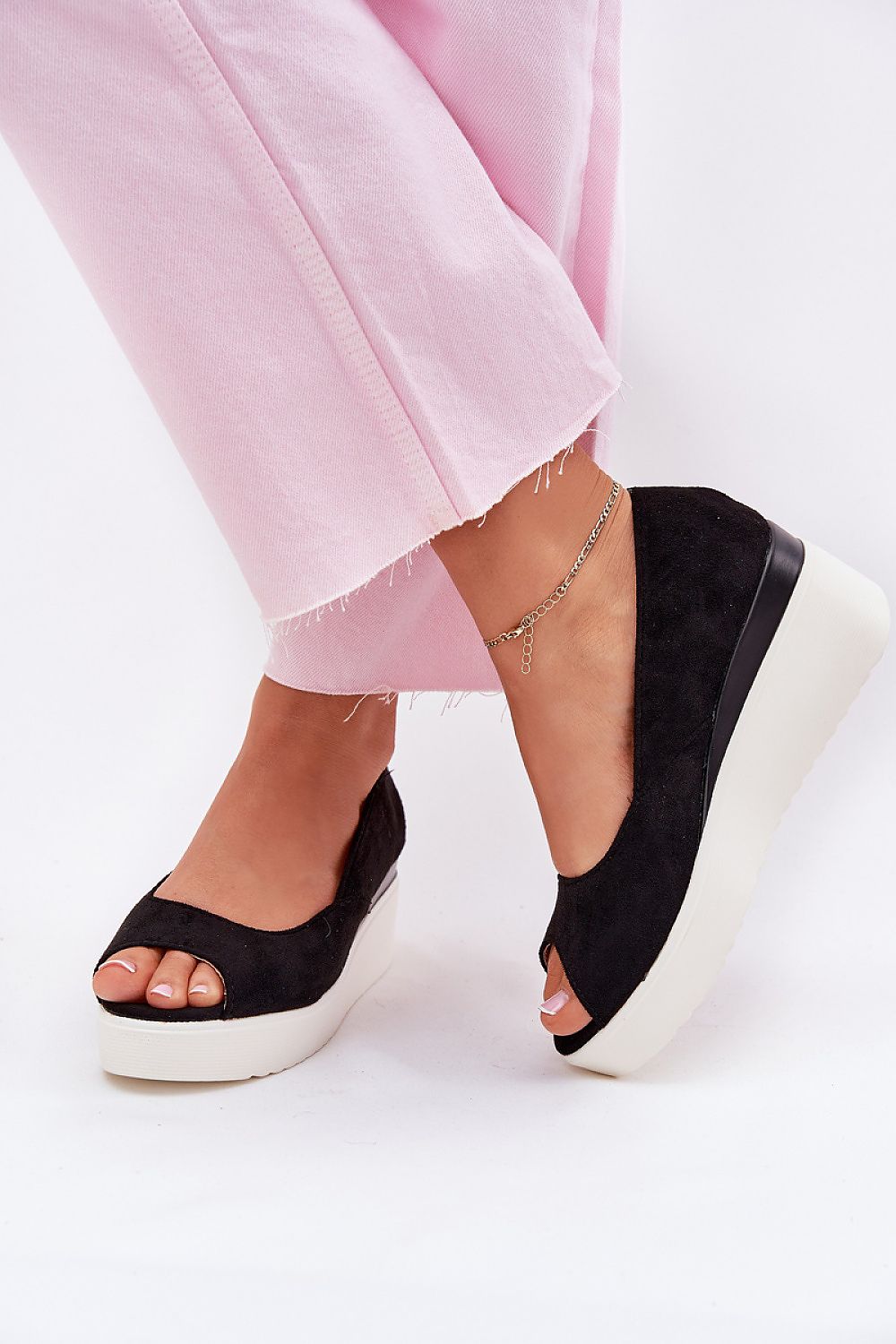 Cothurnes model 214986 Step in style