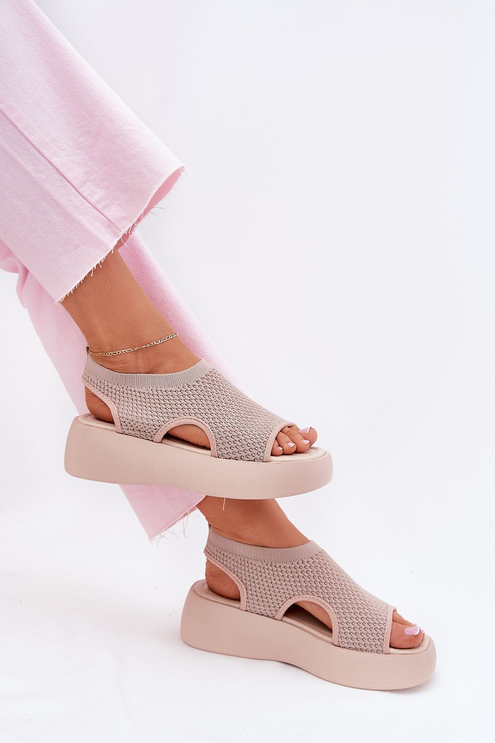 Cothurnes model 214987 Step in style