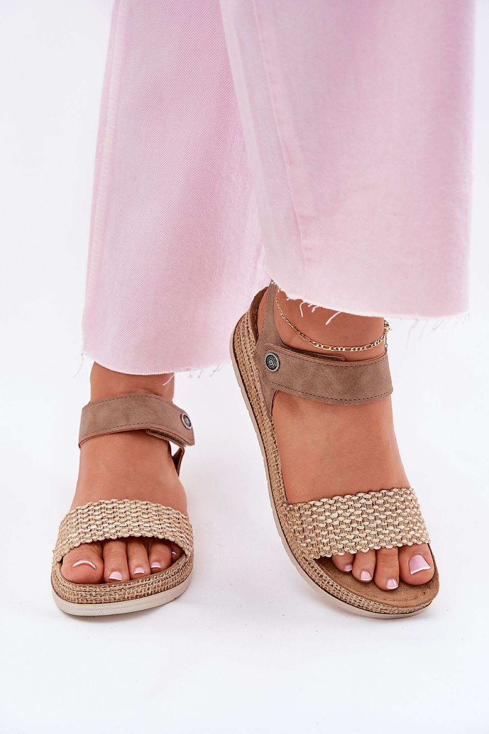 Cothurnes model 215011 Step in style