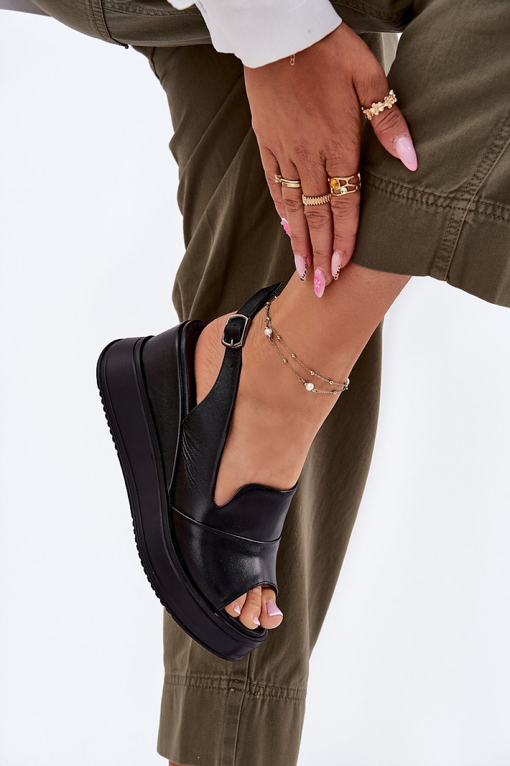 Cothurnes model 215342 Step in style