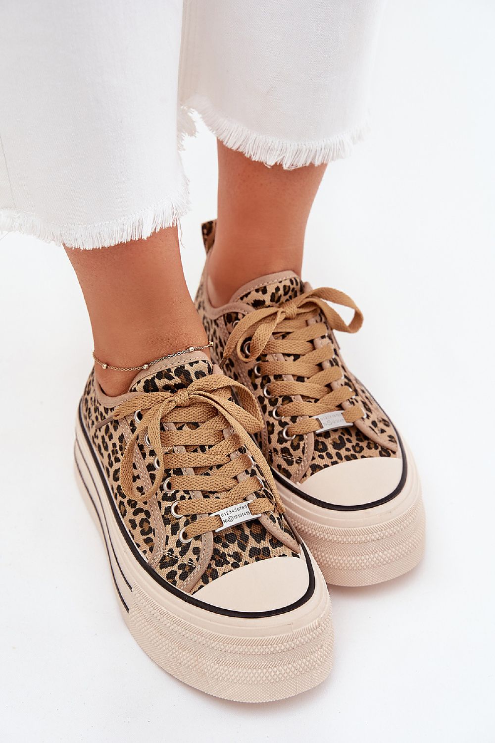 Baskets model 215668 Step in style