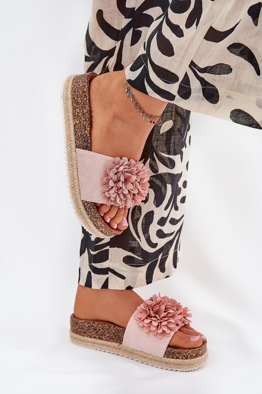 Clacquettes model 216067 Step in style