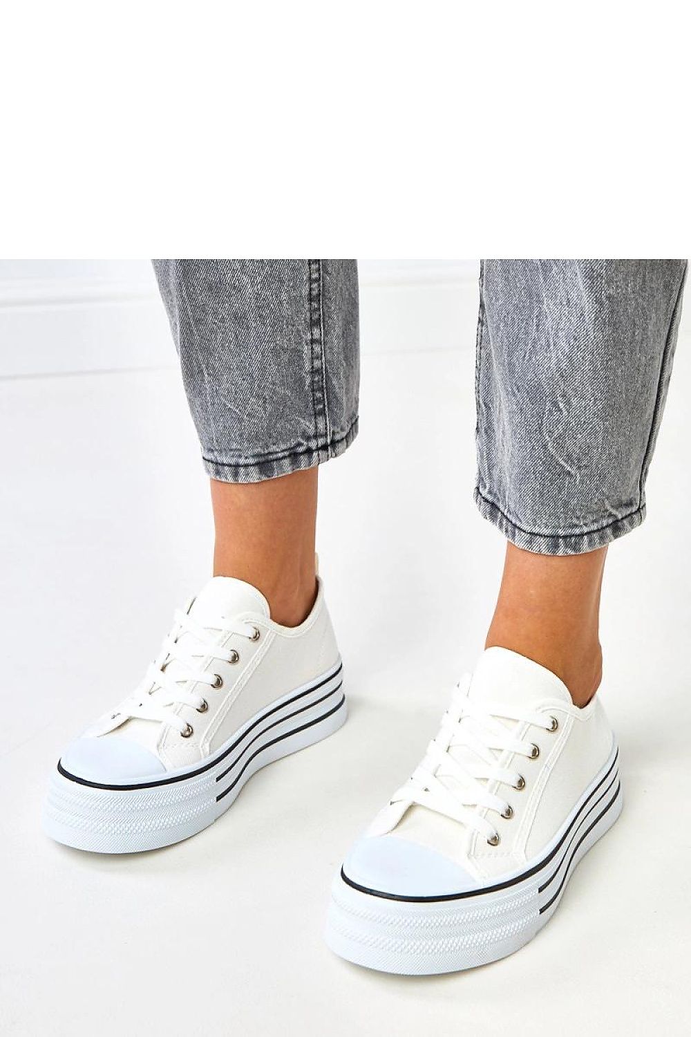 Baskets model 218156 Solea