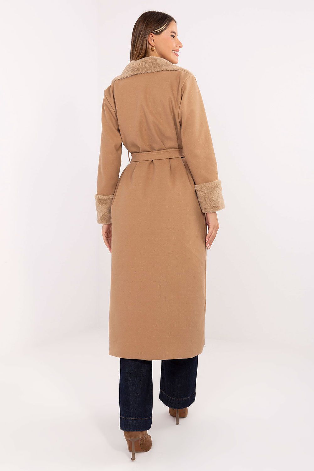 Manteau model 219458 Rue Paris