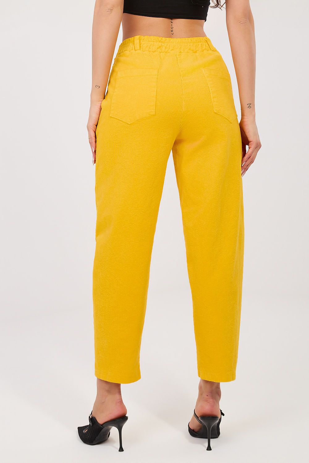 Pantalon en velours côtelé model 225085 Rue Paris