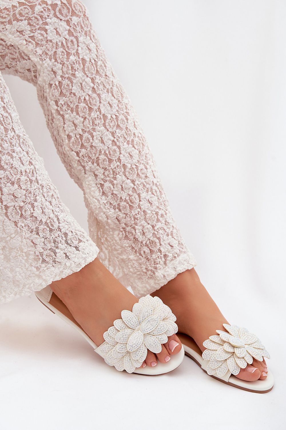 Clacquettes model 225389 Step in style