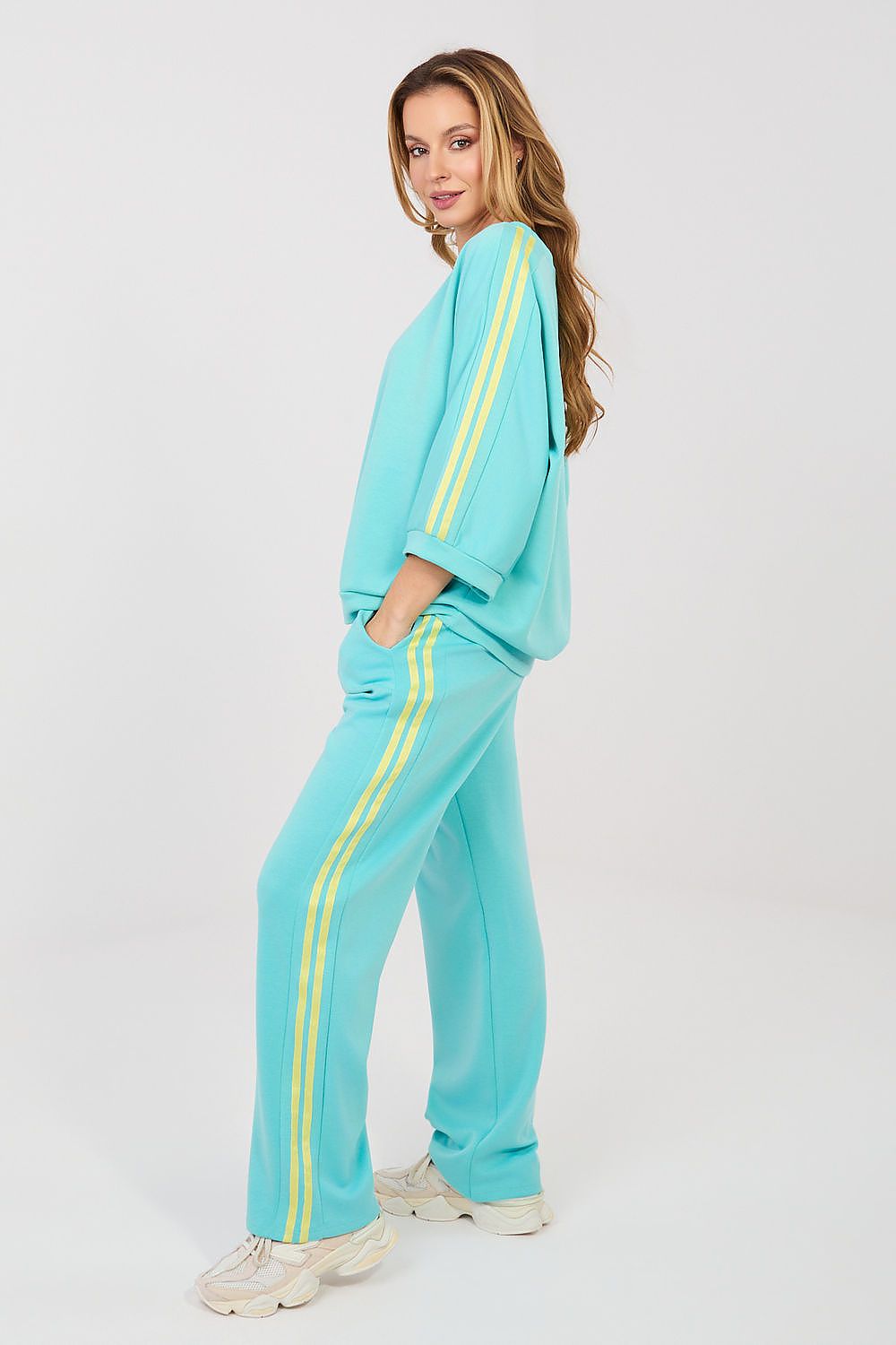 L`ensemble model 225551 Rue Paris