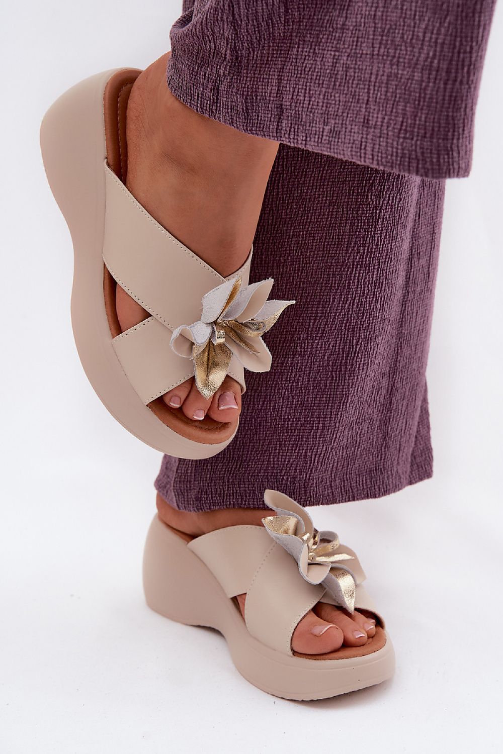 Cothurnes model 229297 Step in style