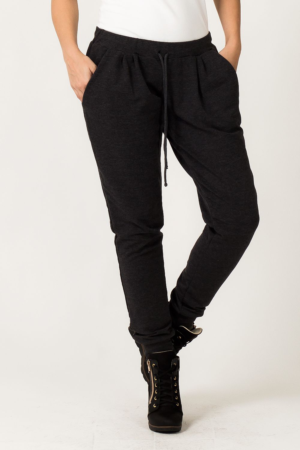 Tessita model 36110 tracksuit pants
