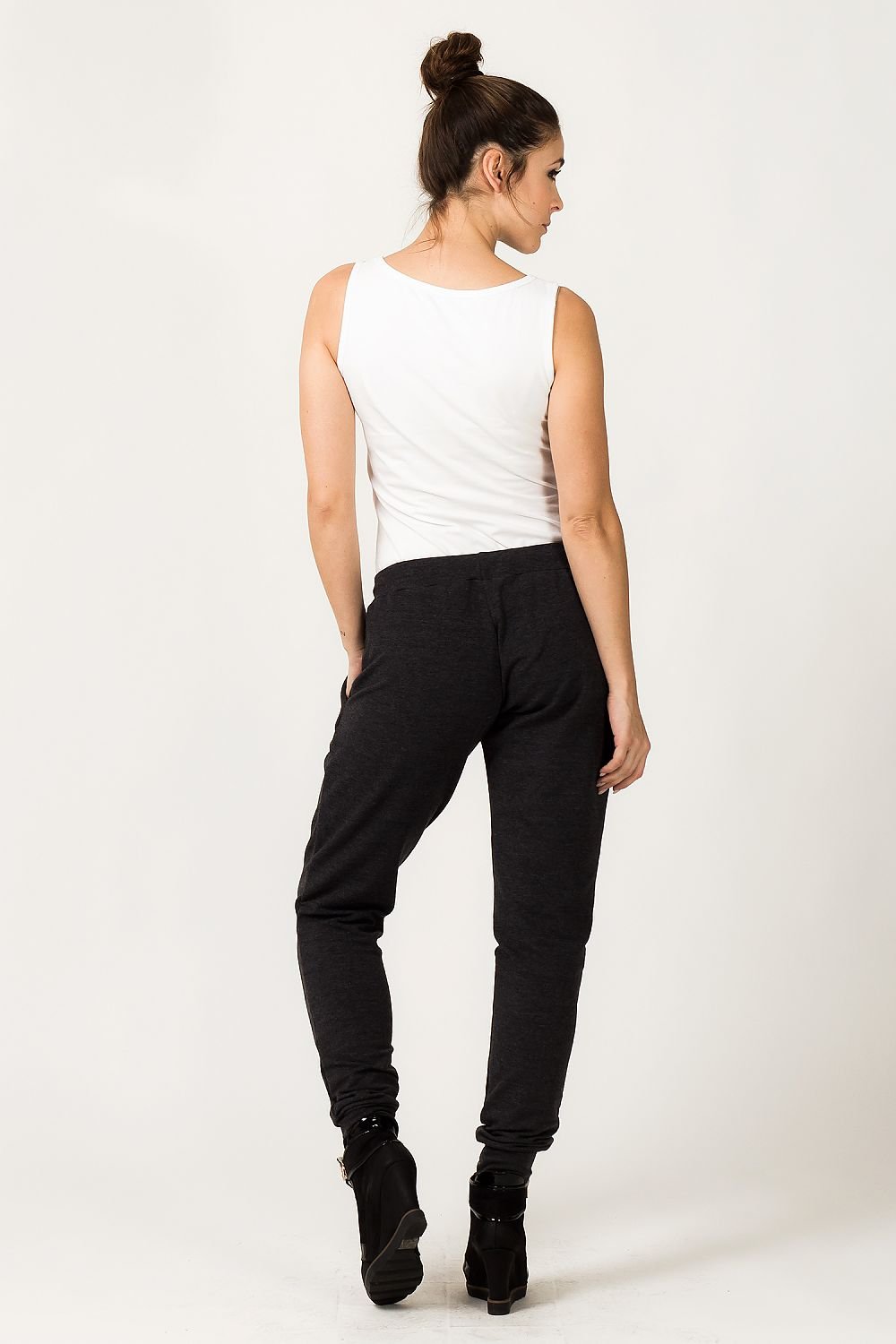 Tessita model 36110 tracksuit pants