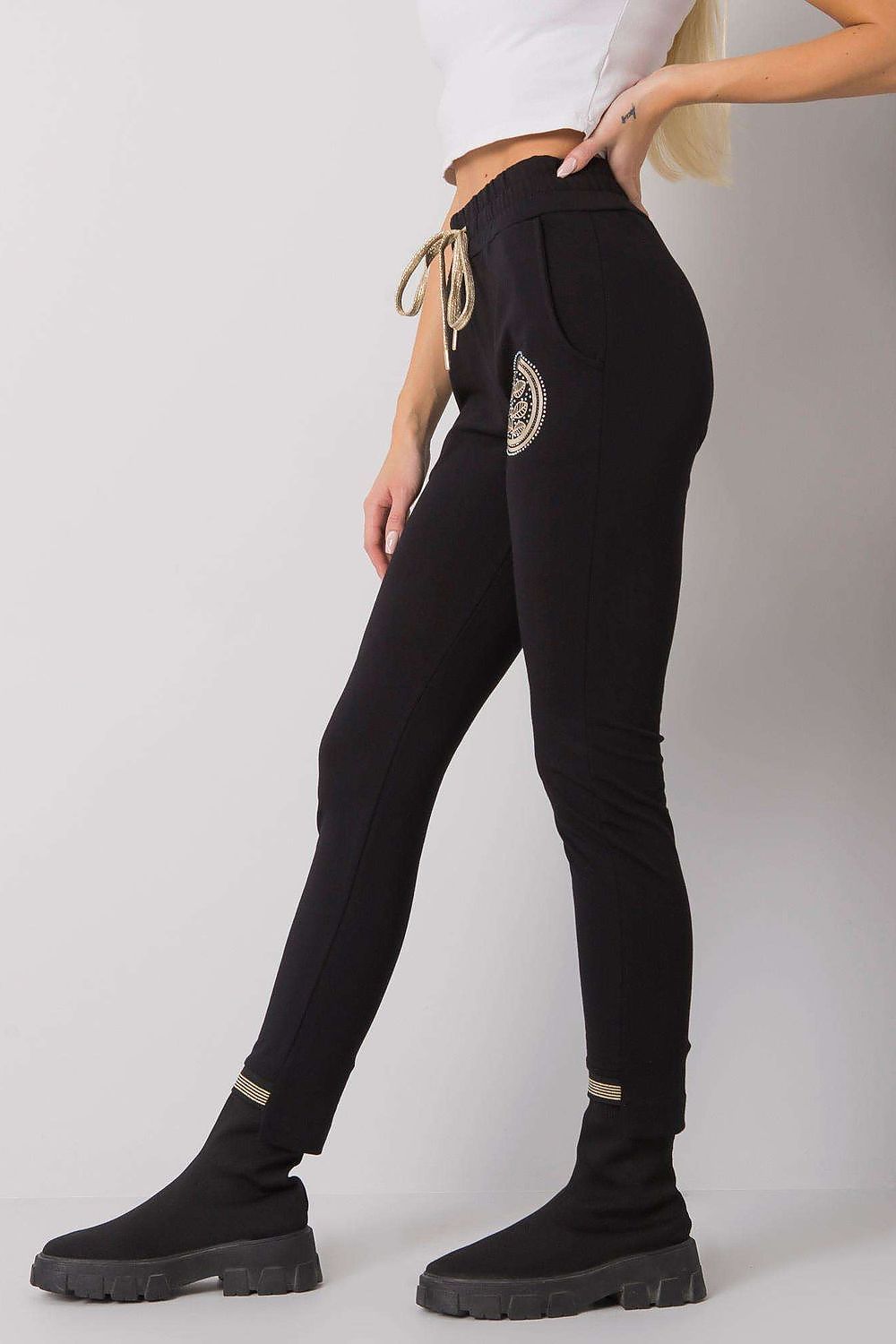 Relevance model 159843 tracksuit pants