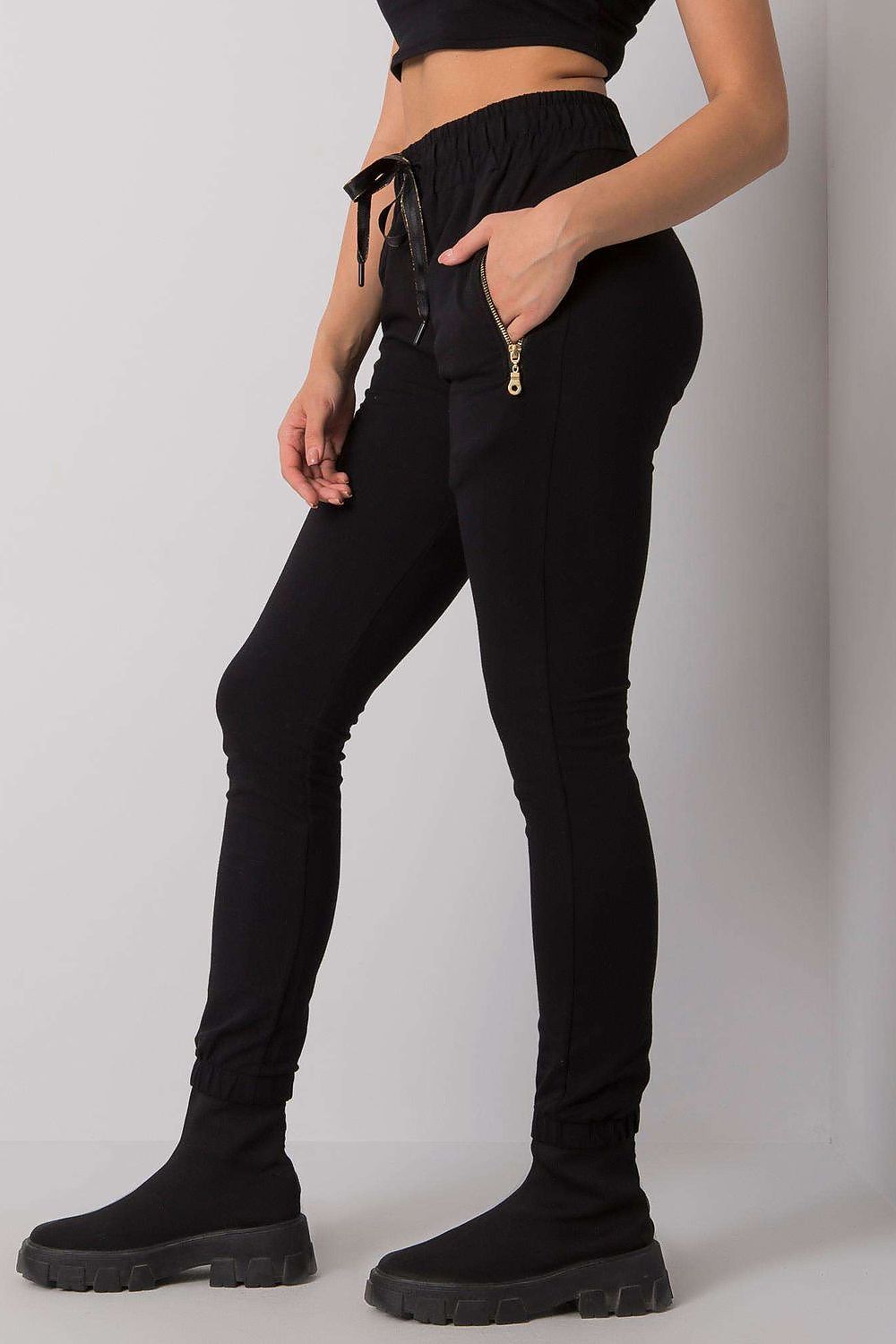 Relevance model 159863 tracksuit pants