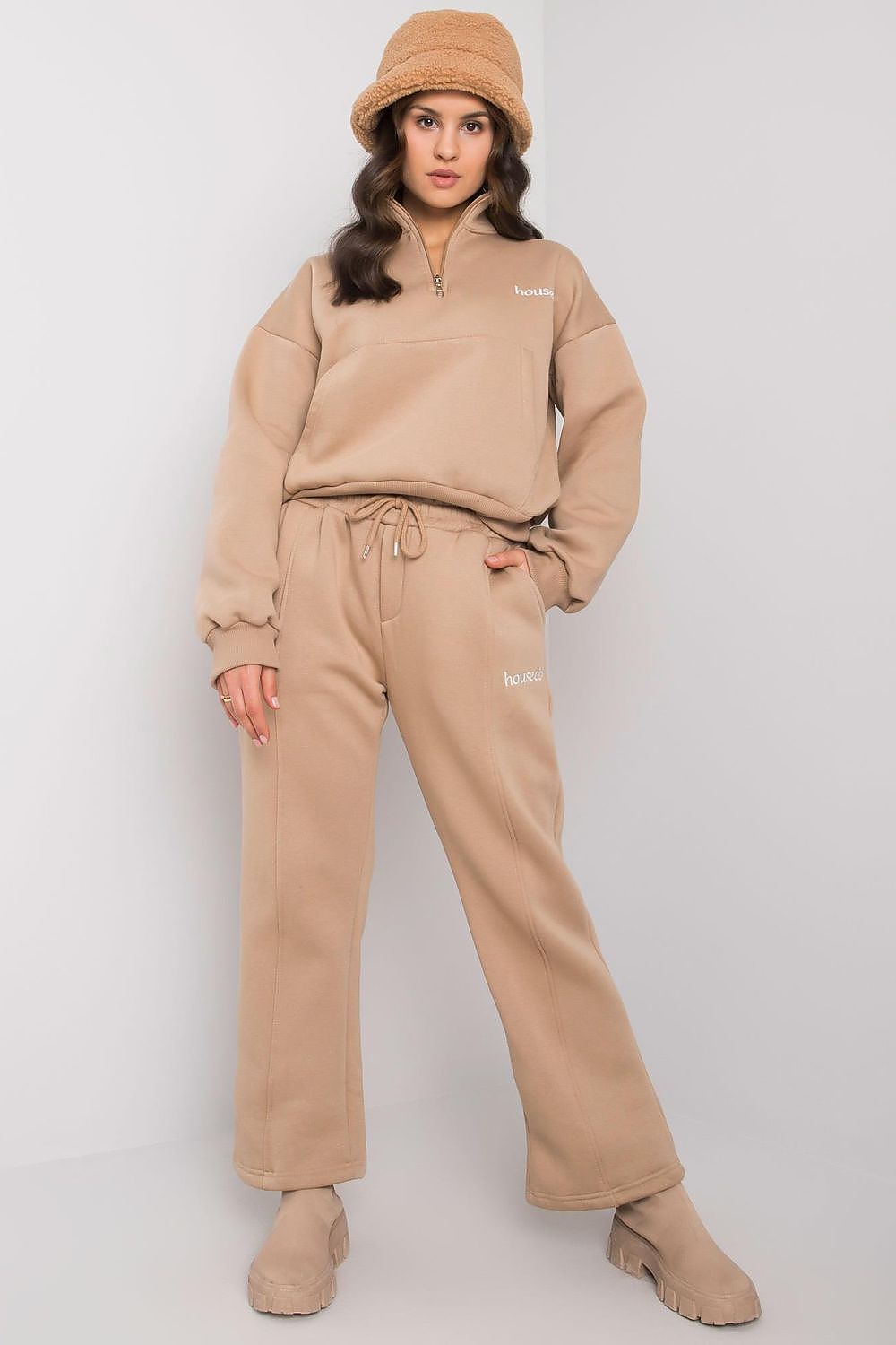 The model 160790 Ex Moda set
