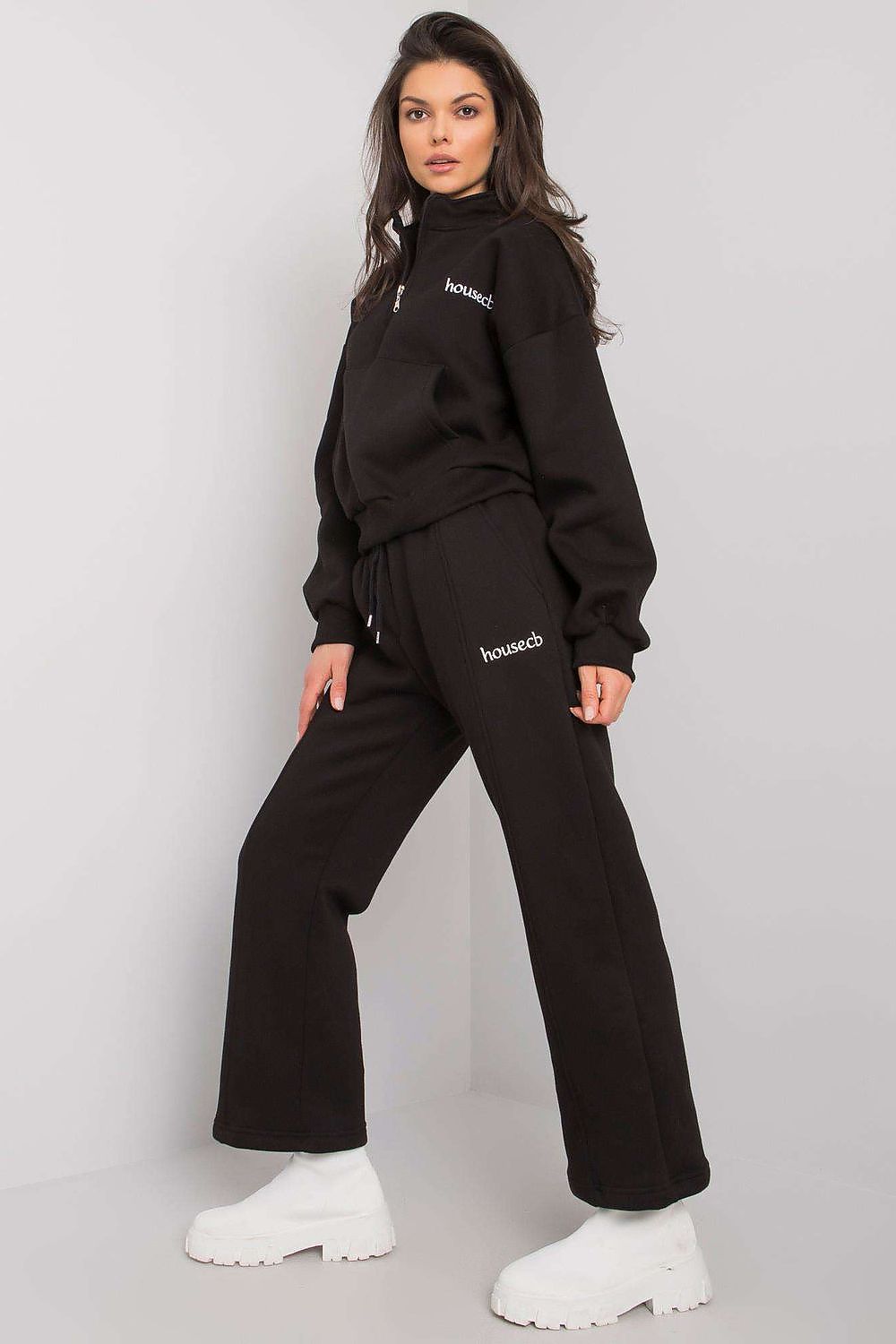 The model 160790 Ex Moda set