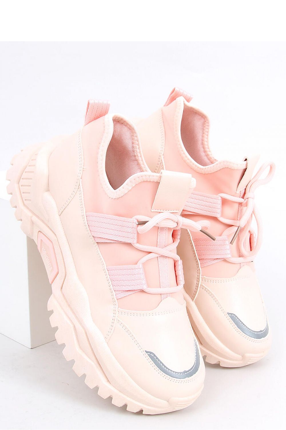 Chaussures de sport model 162009 Inello