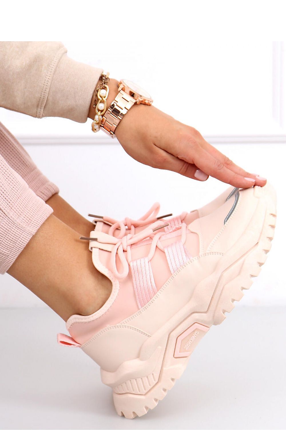 Chaussures de sport model 162009 Inello