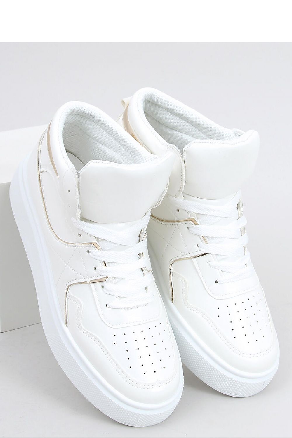 Sports shoes model 162891 Inello