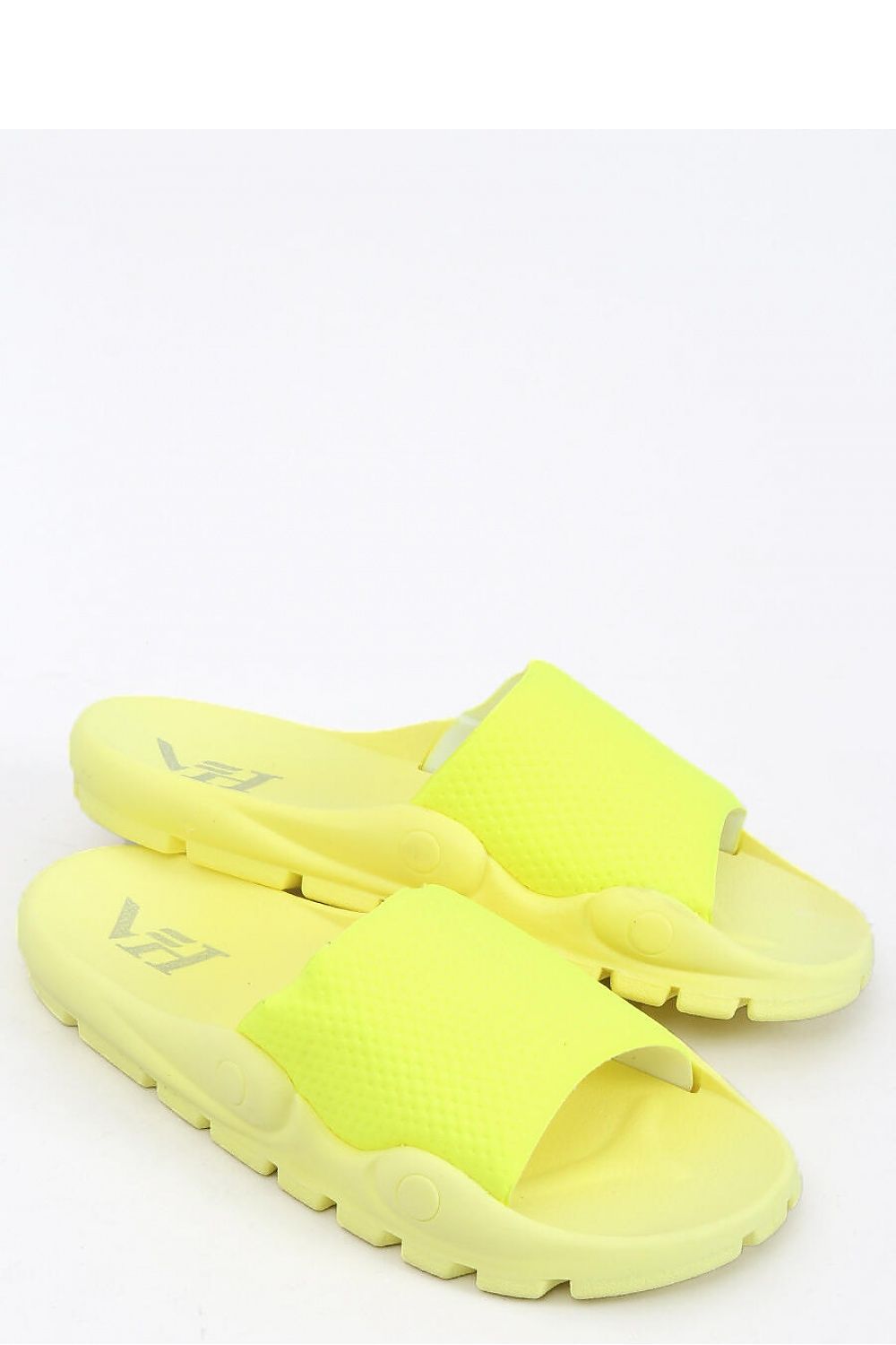 Clacquettes model 166426 Inello