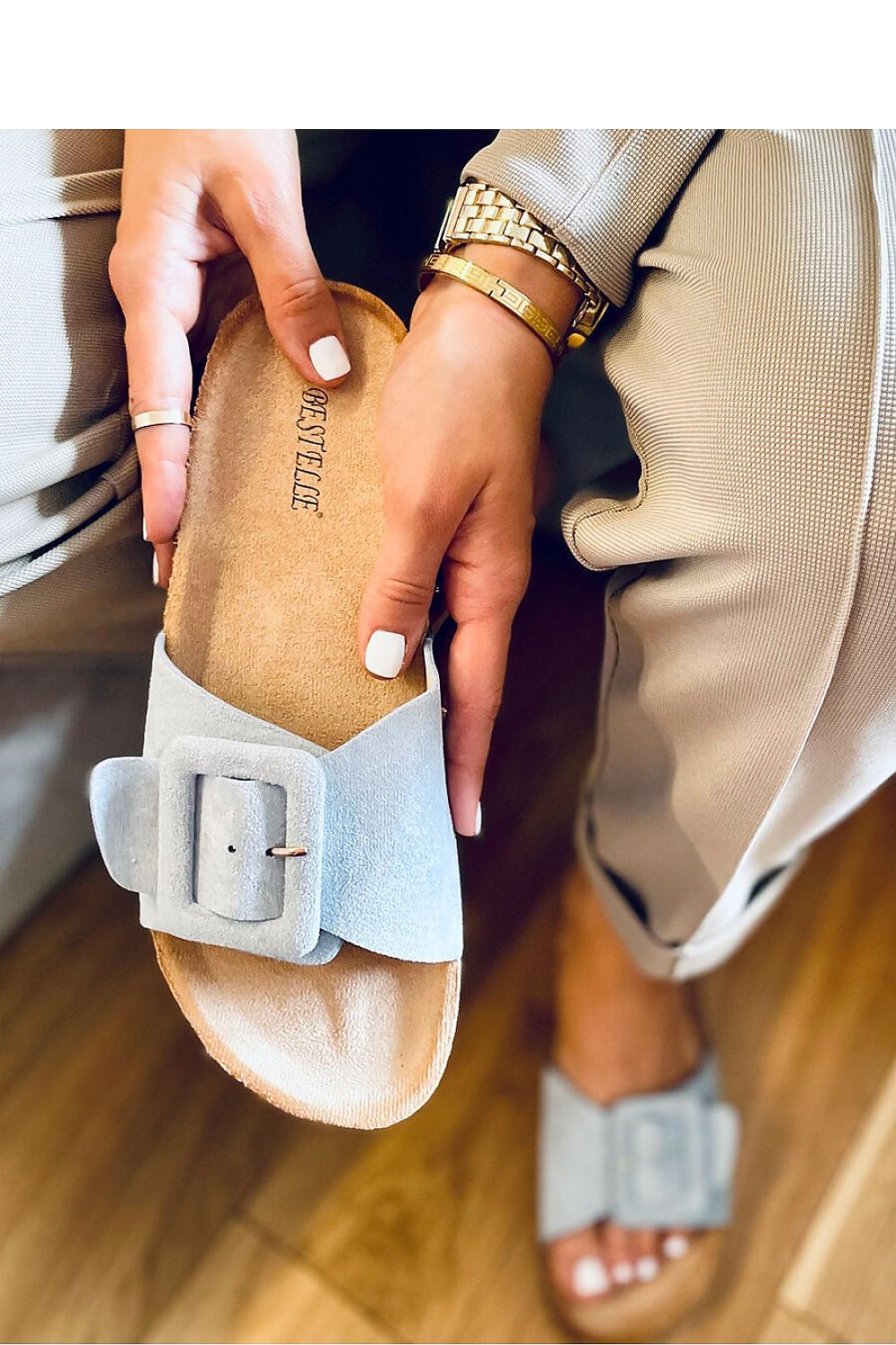 Clacquettes model 166594 Inello