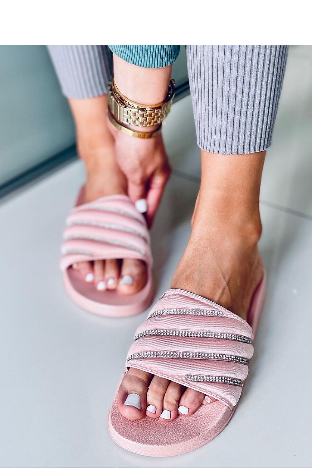 Clacquettes model 166617 Inello