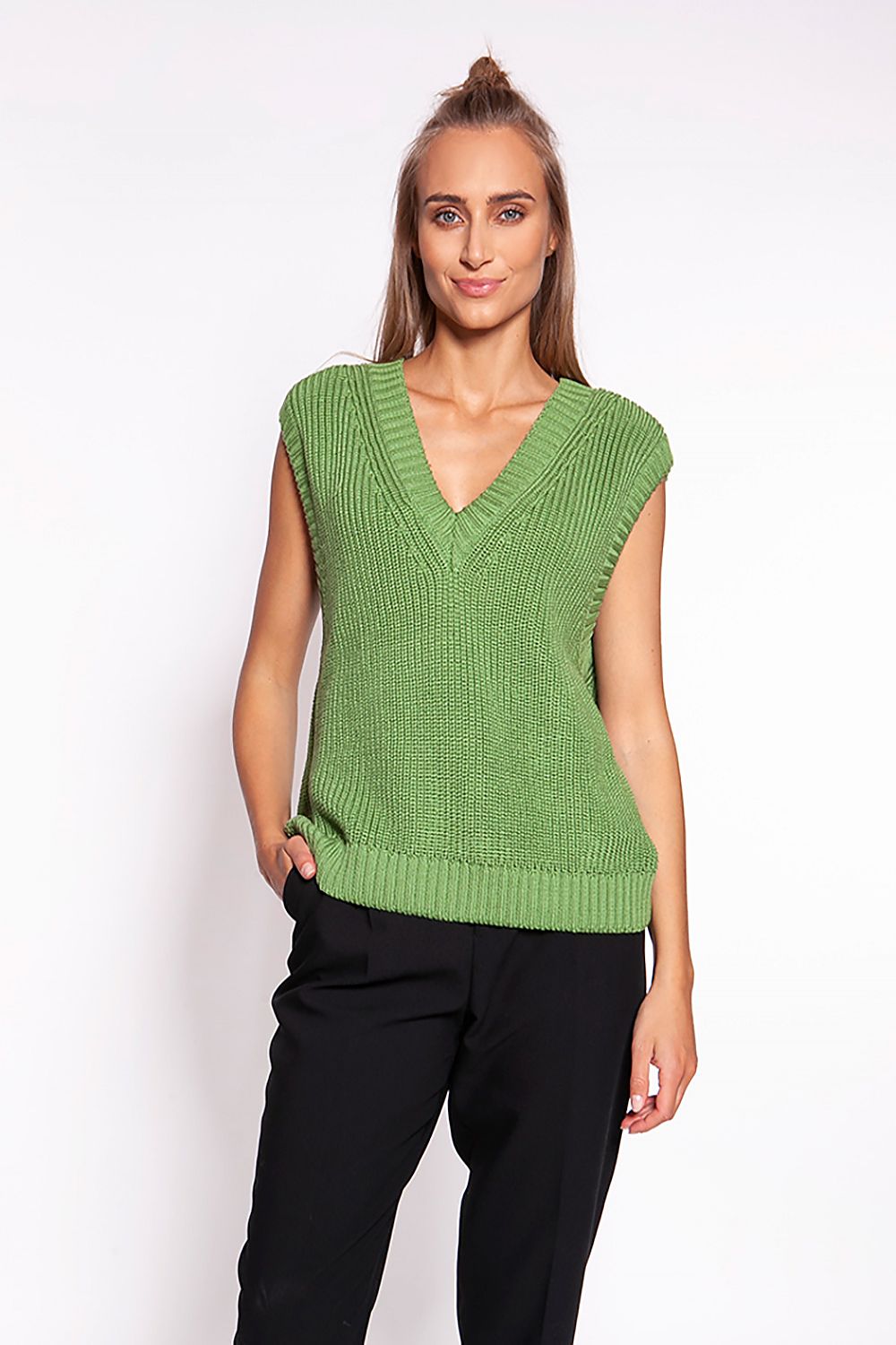 Vest model 170026 MKM