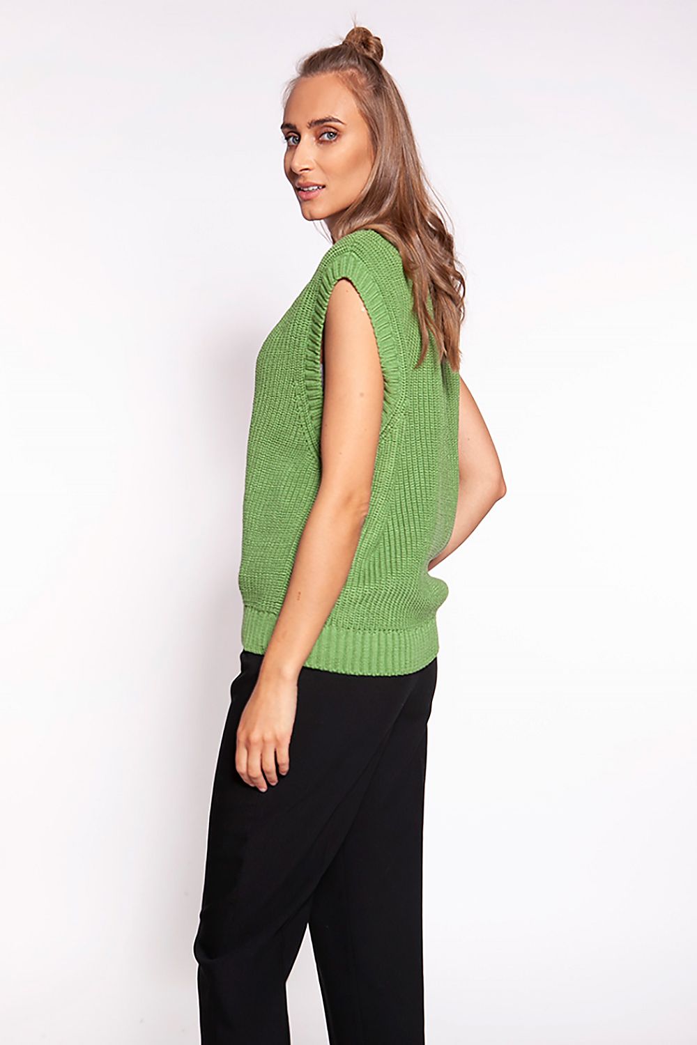 Vest model 170026 MKM
