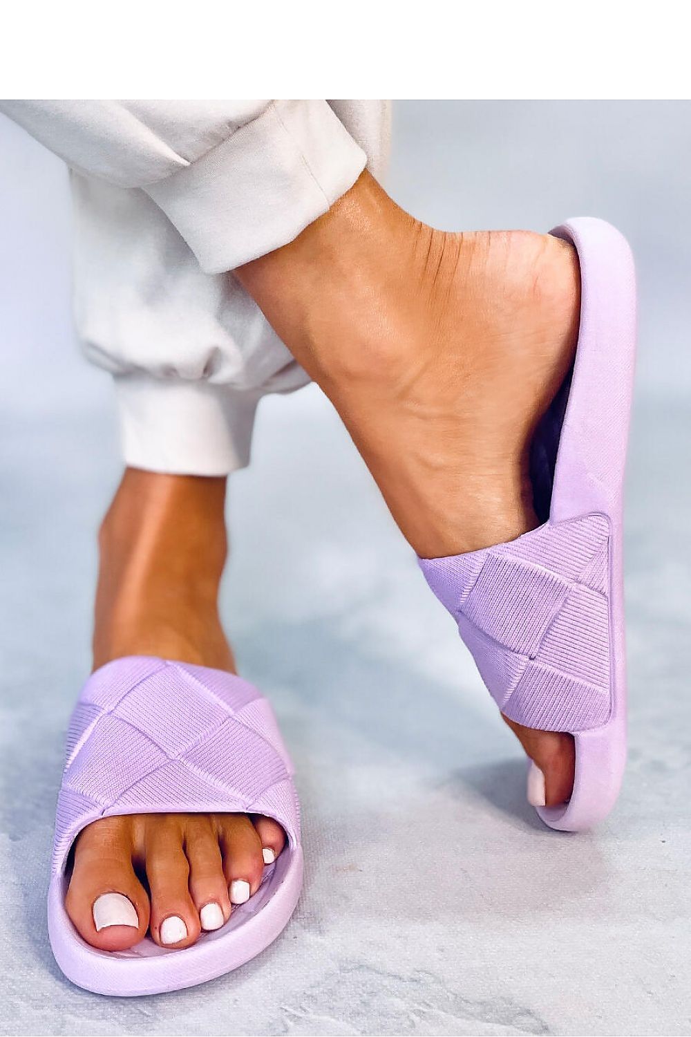 Clacquettes model 177350 Inello