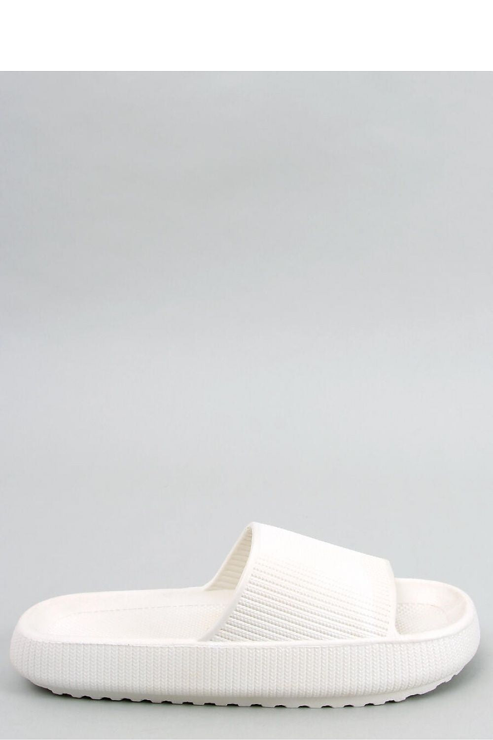 Clacquettes model 177366 Inello