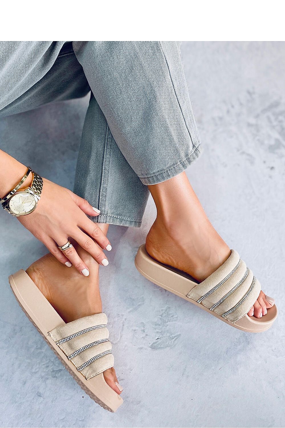 Clacquettes model 177636 Inello