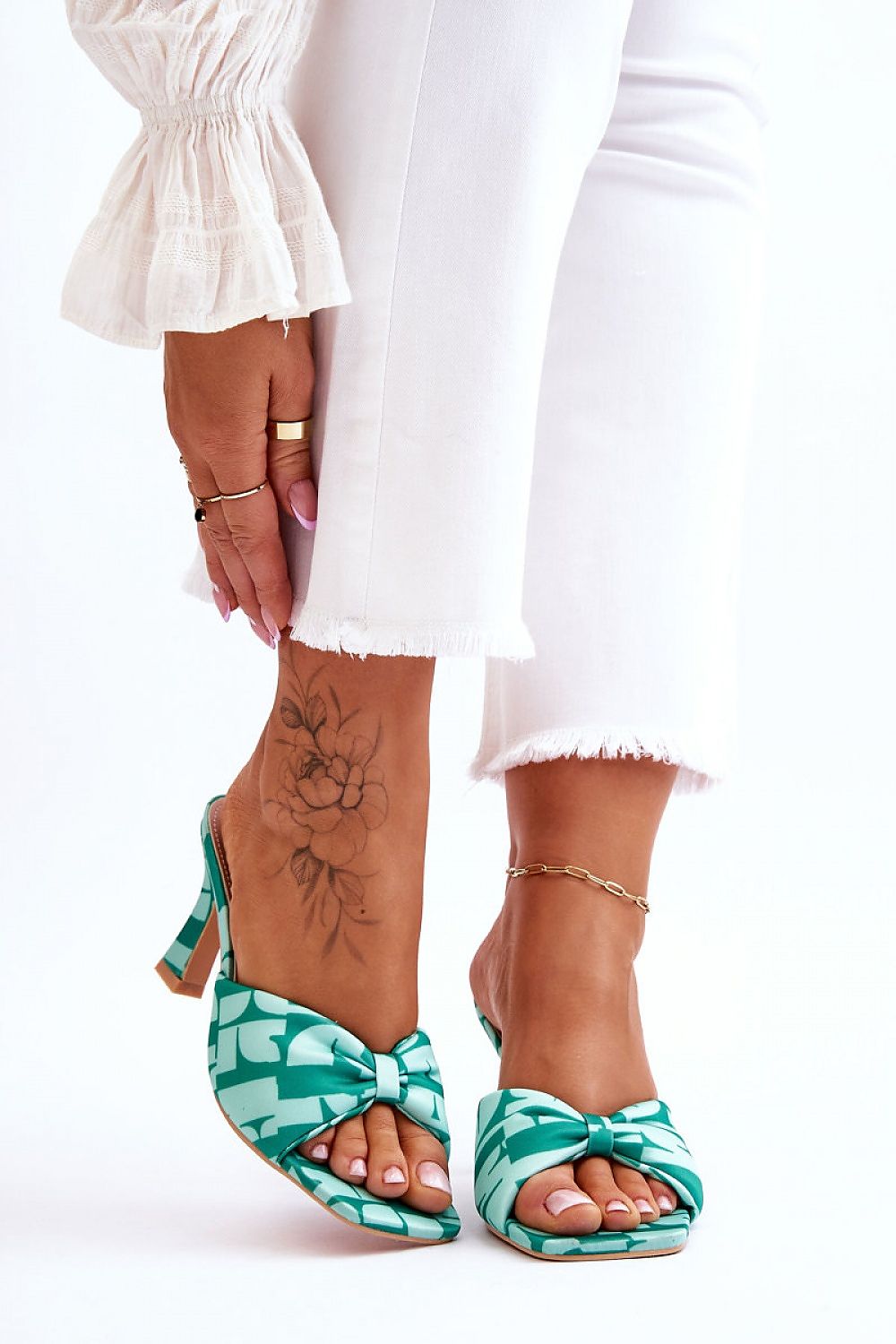 Clacquettes model 178374 Step in style