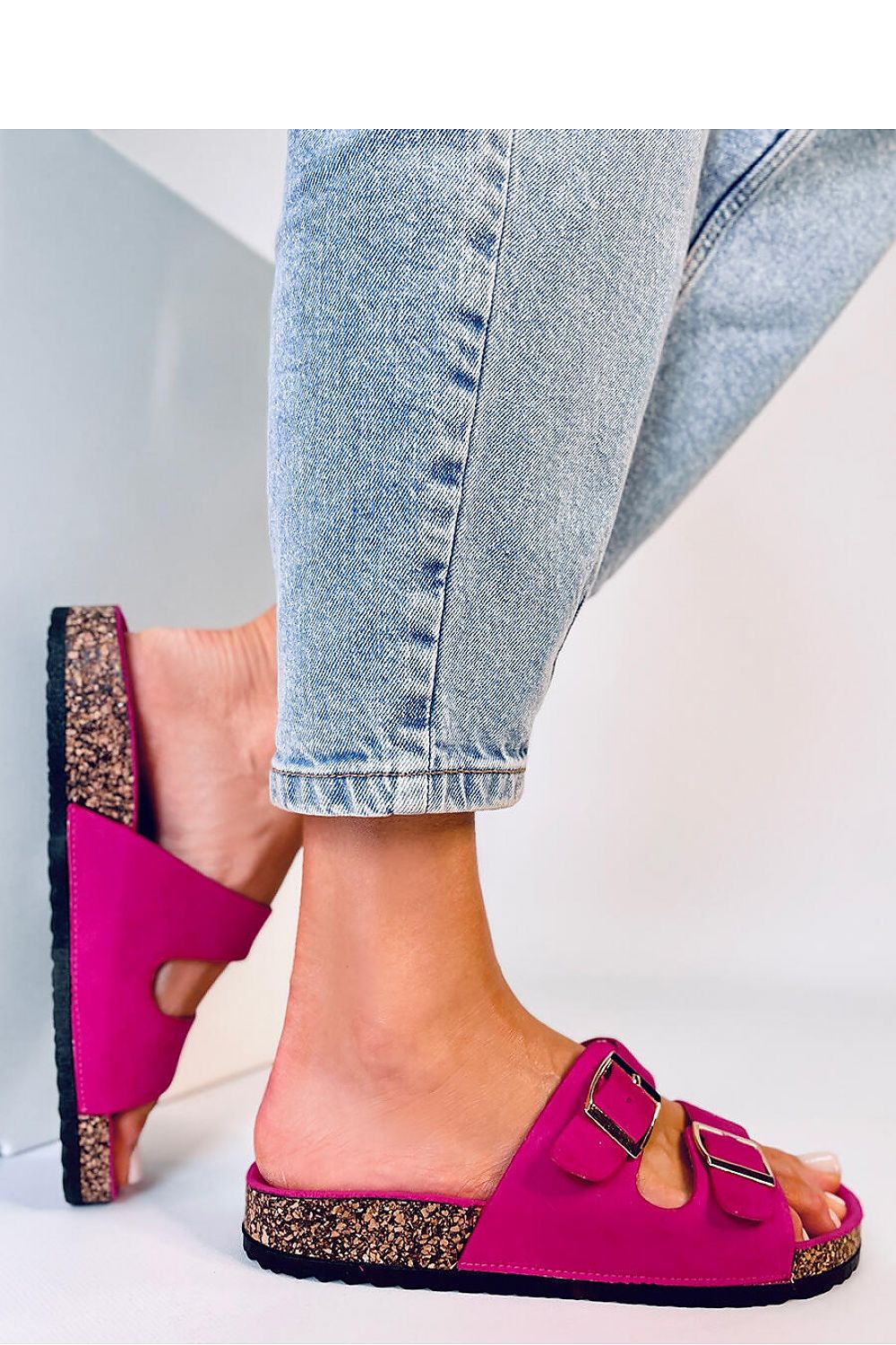 Clacquettes model 178747 Inello