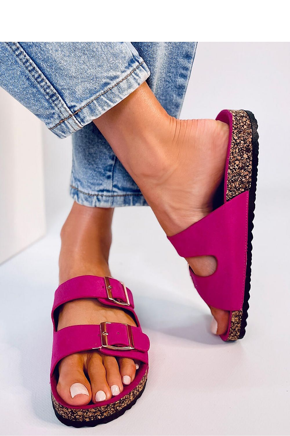 Clacquettes model 178747 Inello