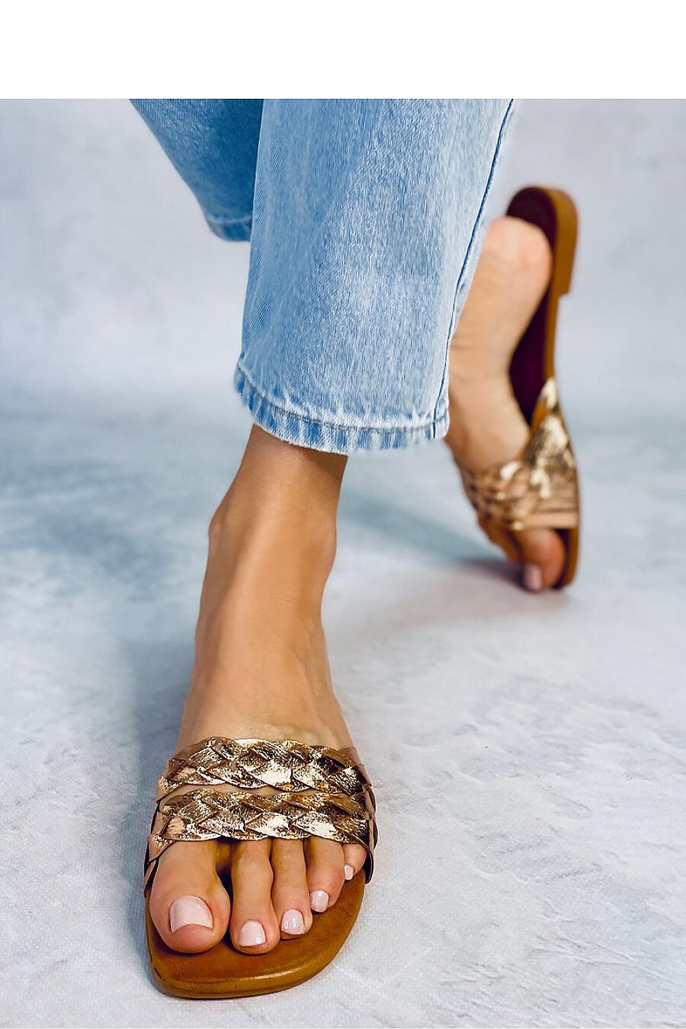 Clacquettes model 178857 Inello