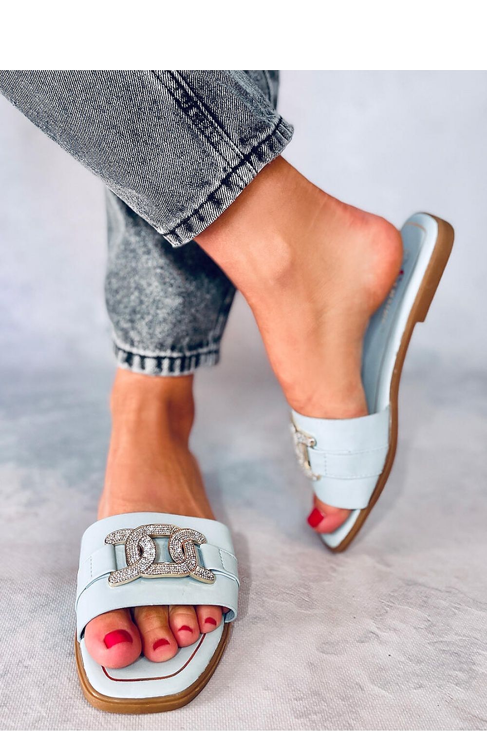 Clacquettes model 179284 Inello