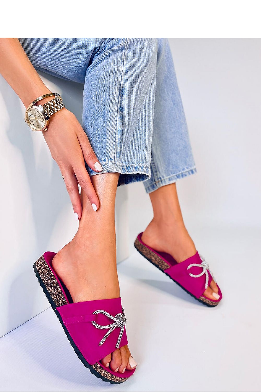 Clacquettes model 179414 Inello