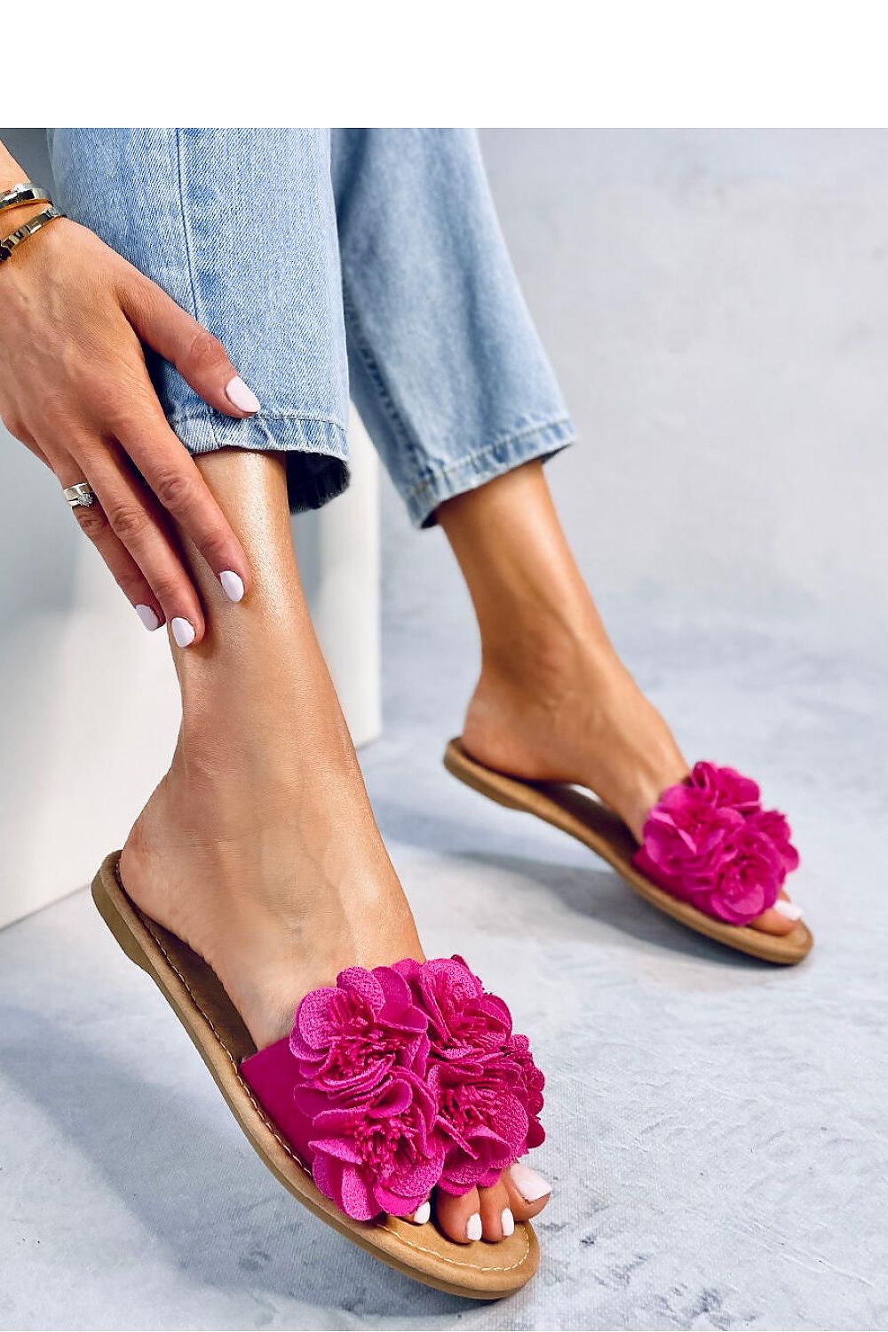 Clacquettes model 180587 Inello