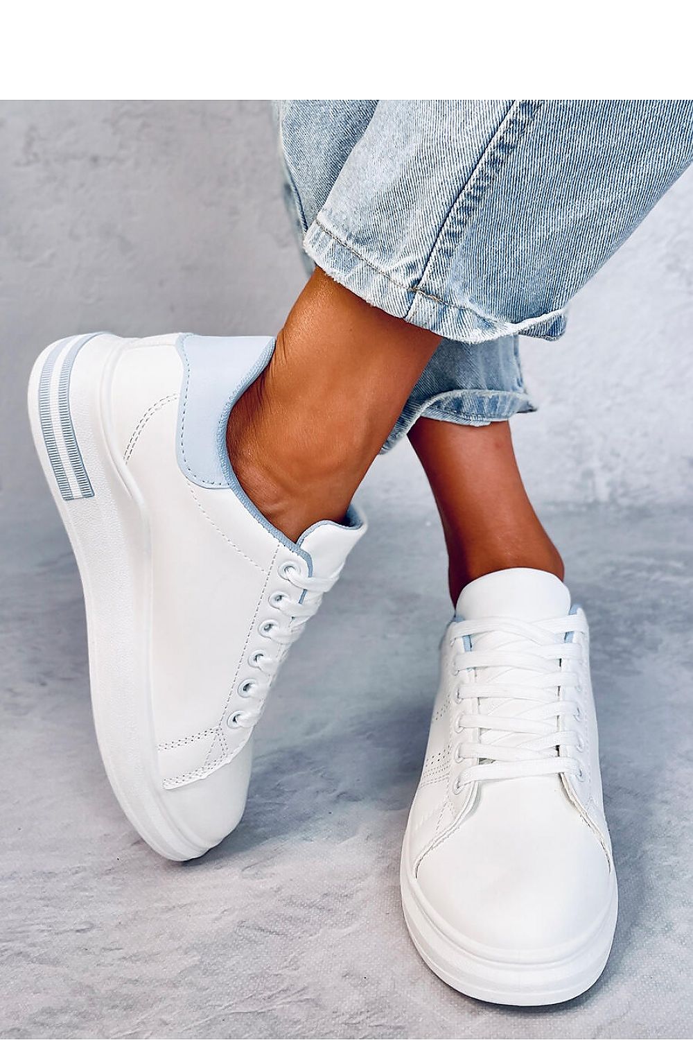 Sports shoes model 184234 Inello