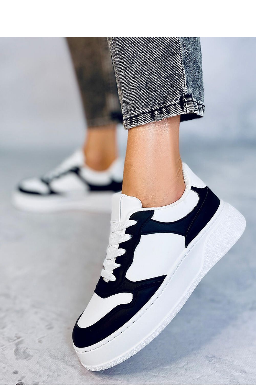 Sports shoes model 184238 Inello