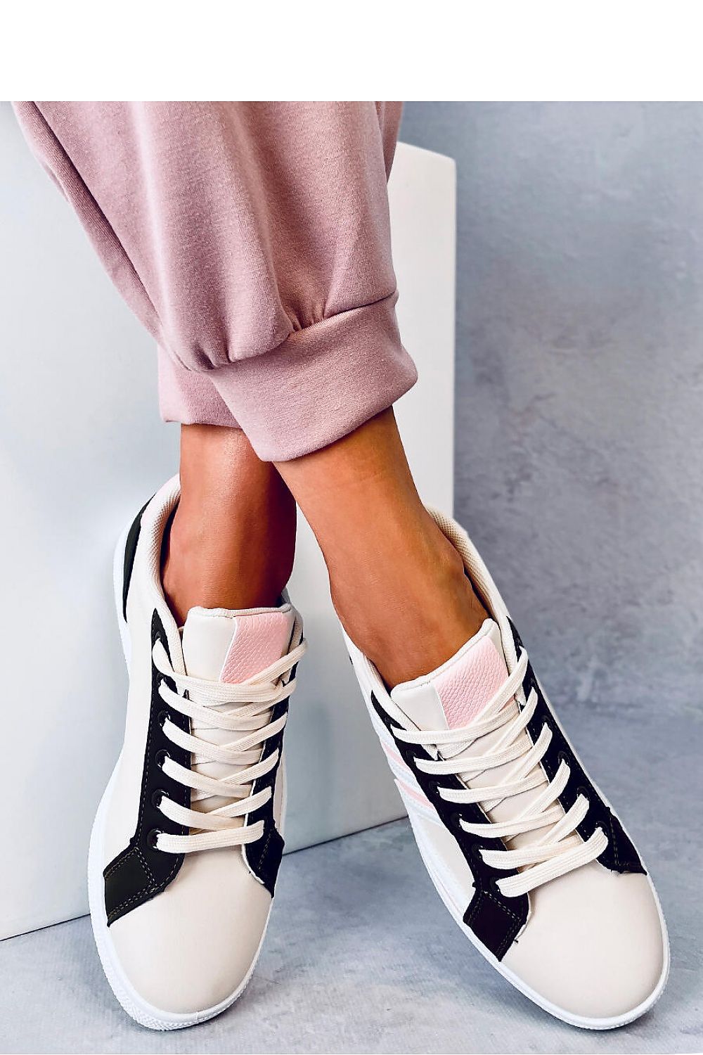 Inello model 184268 sneakers