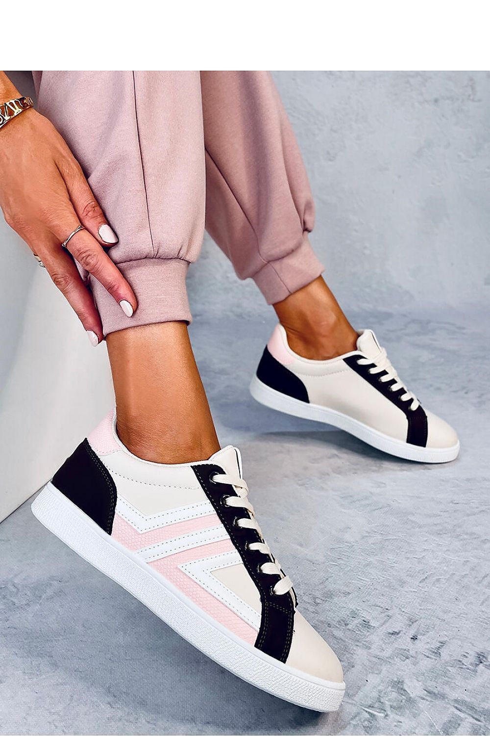 Inello model 184268 sneakers