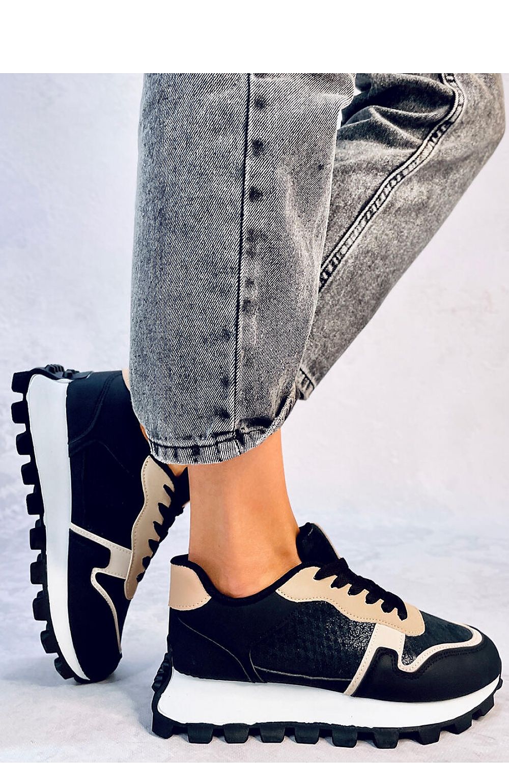 Sports shoes model 184364 Inello