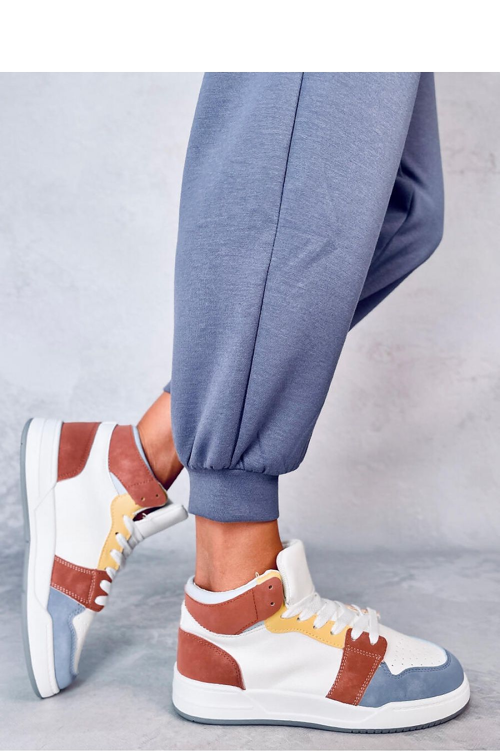 Sports shoes model 186273 Inello