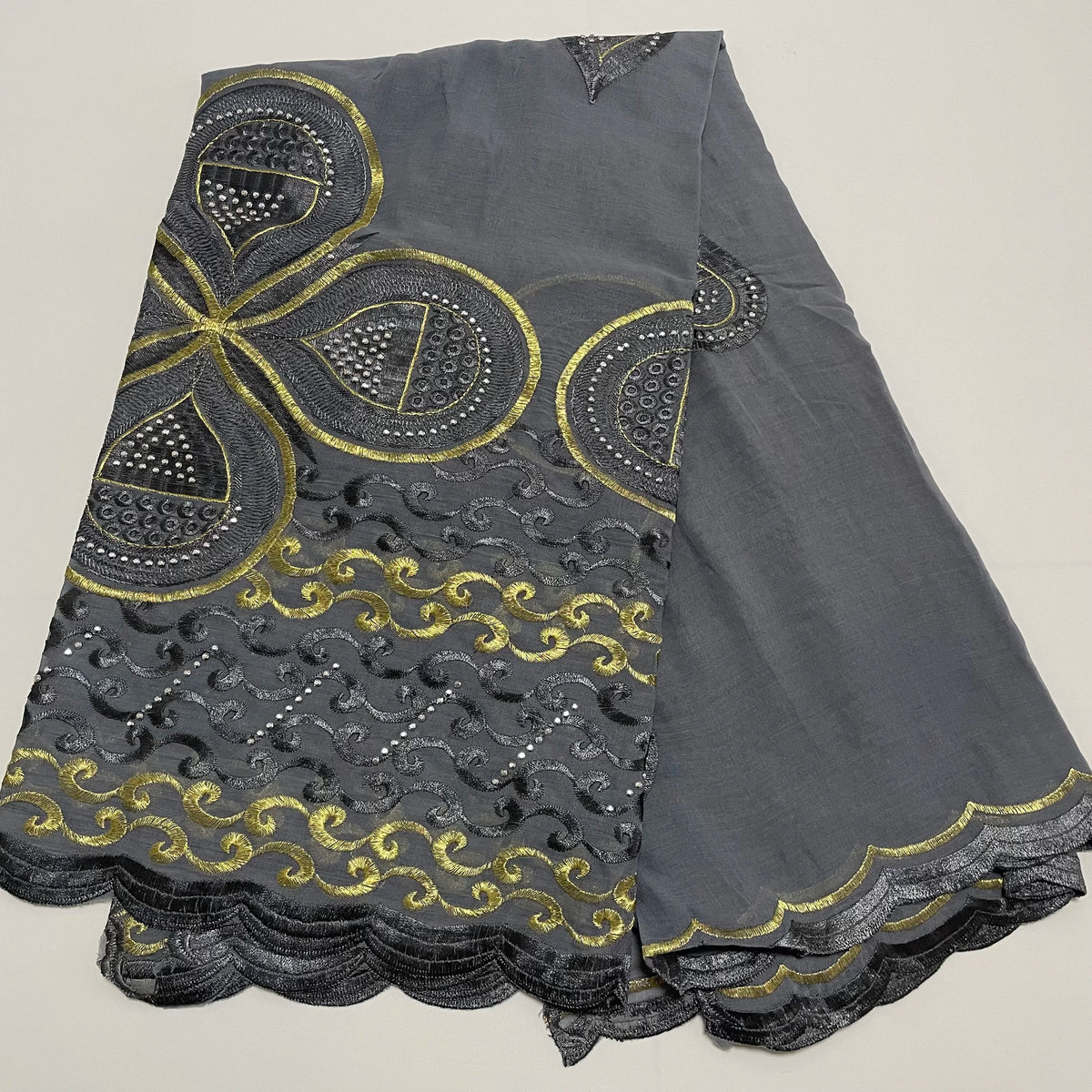 Foulard Islamique 100% Coton Brodé – Hijab Châle Style Dubaï | Toutes Saisons
